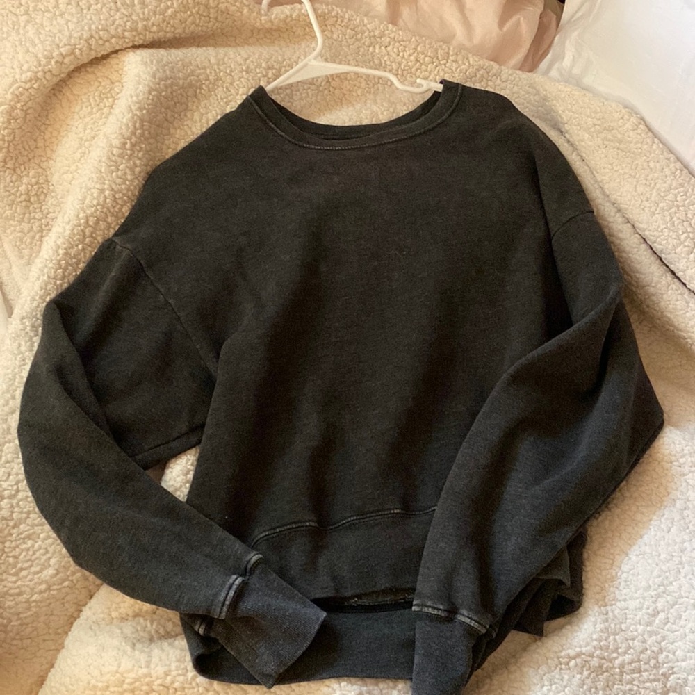 hollister gray crewneck sweater